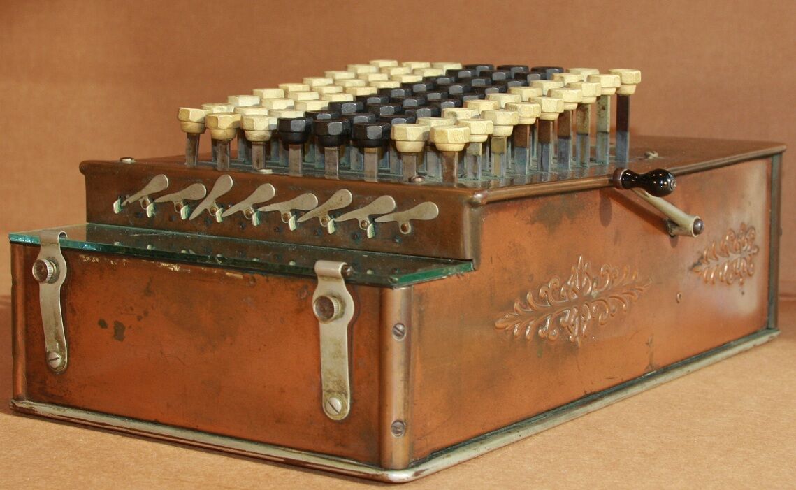 Comptometer Model A, eine Rechenmaschine mit Spalten aus Zifferntasten